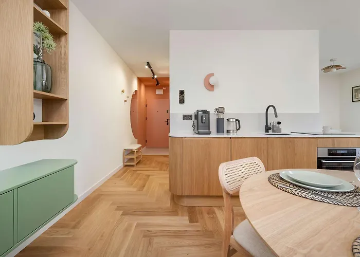 Modern And Unique In The Centre Of By Renters