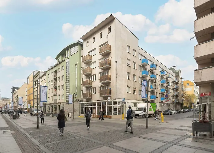 Modern And Unique In The Centre Of By Renters *