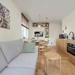아파트 Modern And Unique In The Centre Of By Renters *