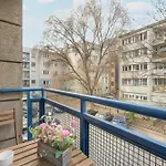 아파트 Modern And Unique In The Centre Of By Renters